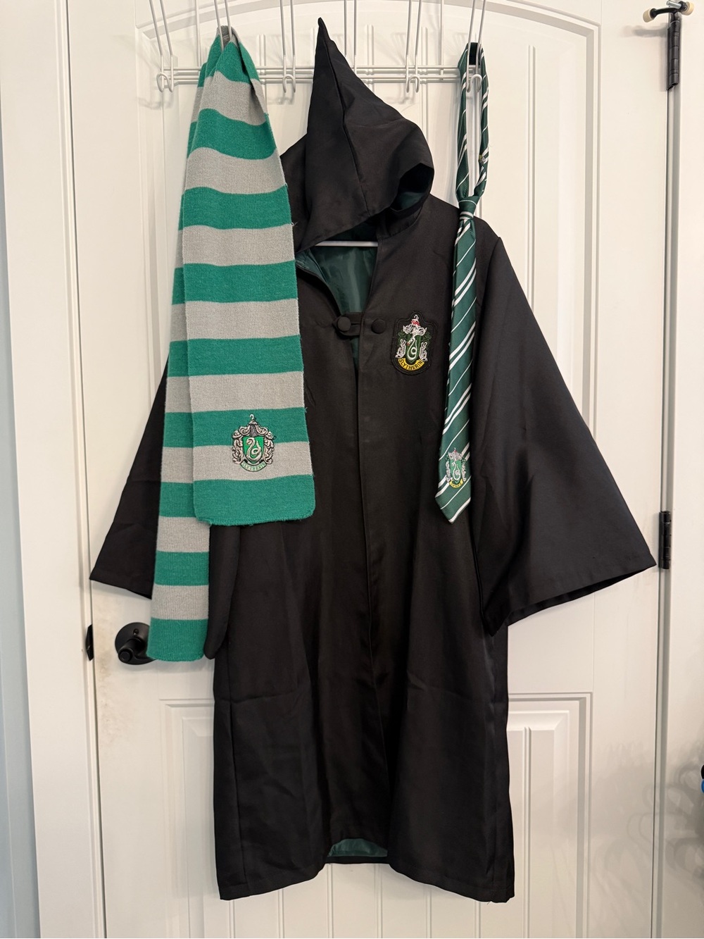 Harry Potter Slytherin Robe, Scarf, and Tie Costume Set size unisex adult medium